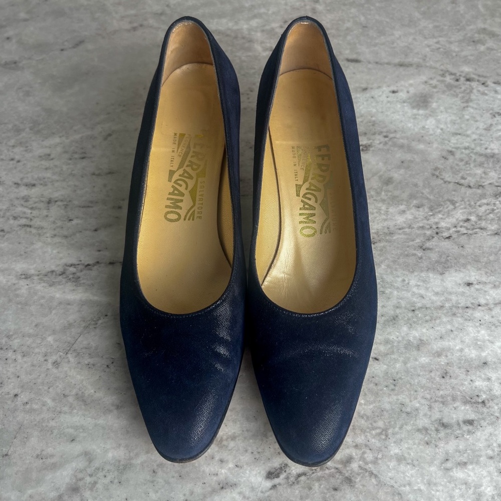 Salvatore Ferragamo Navy Suede Kitten Heels SZ 6 - Picture 5 of 8